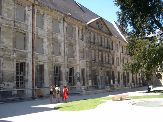  Musée Saint Loup